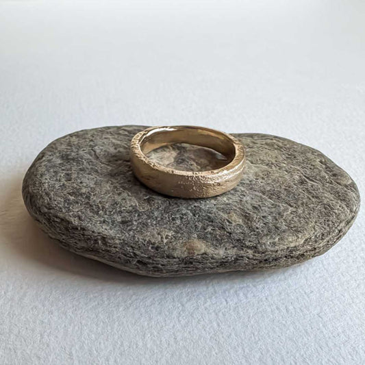 4mm Sandcast Ring – Flat Face in 9ct Gold - HerbertandWilks Jewellery