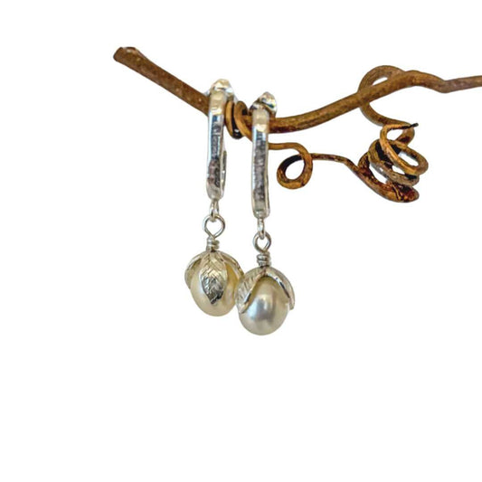 Chain Link Stud Earrings - White Pearls - HerbertandWilks Jewellery