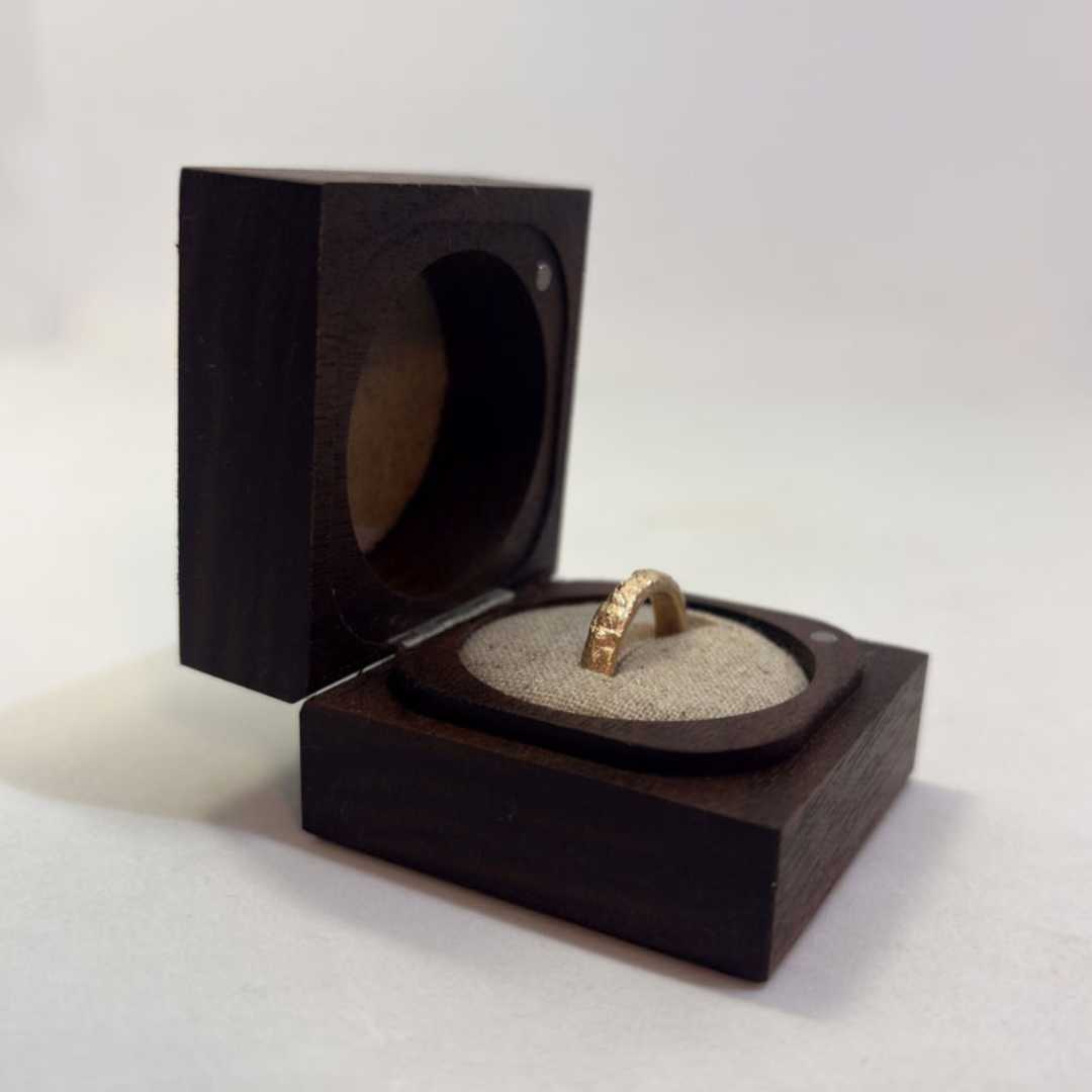 3 mm Sandcast Lumora Ring – Gold - HerbertandWilks Jewellery