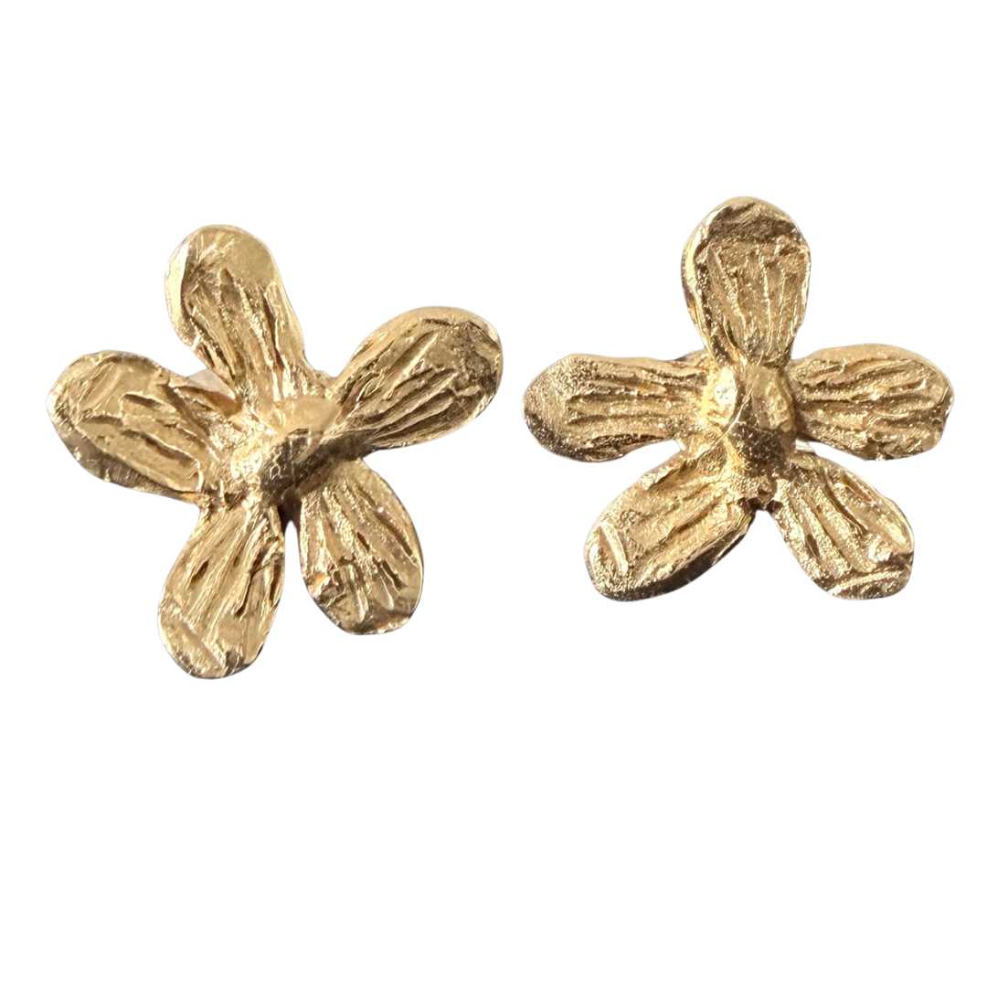  A pair of Flora 18ct Gold Plate flower stud earrings on white background, handmade botanical jewellery