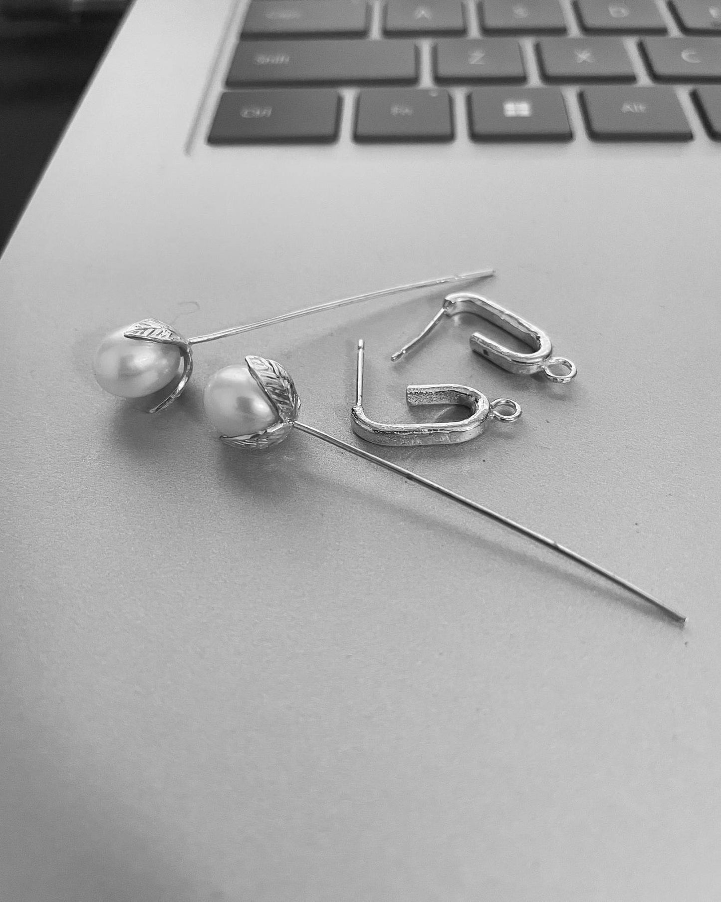 Pearl Chain Link Stud Earrings