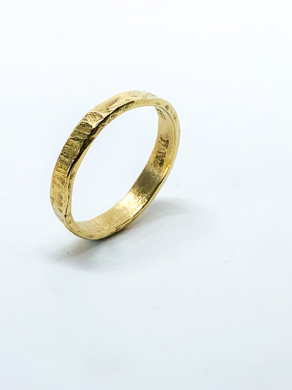 Chain Reaction 9ct Gold Circle Ring