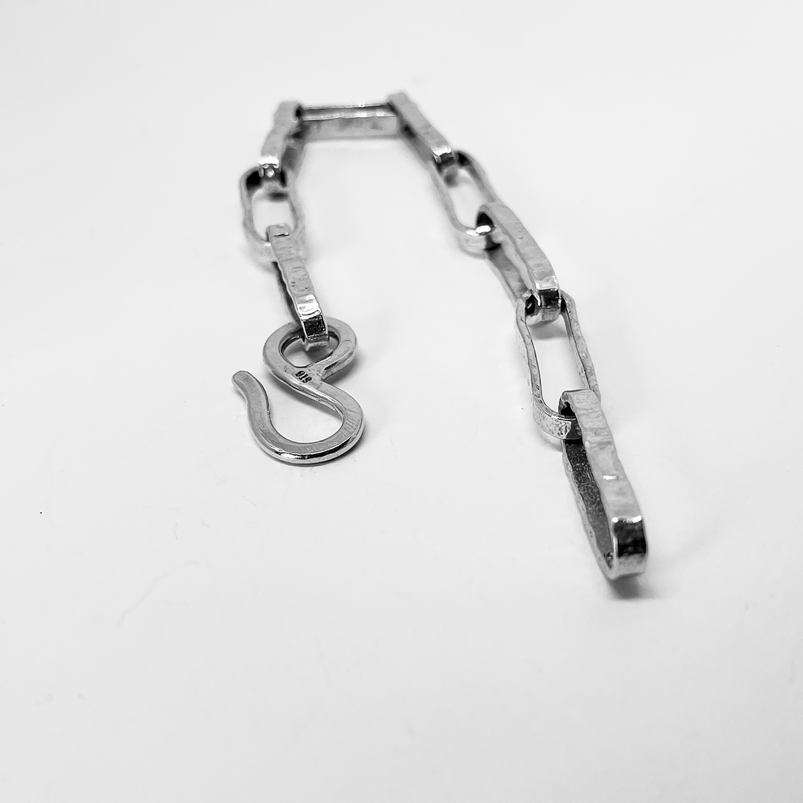 Image showing the links of the Oval Link Chain Bracelet